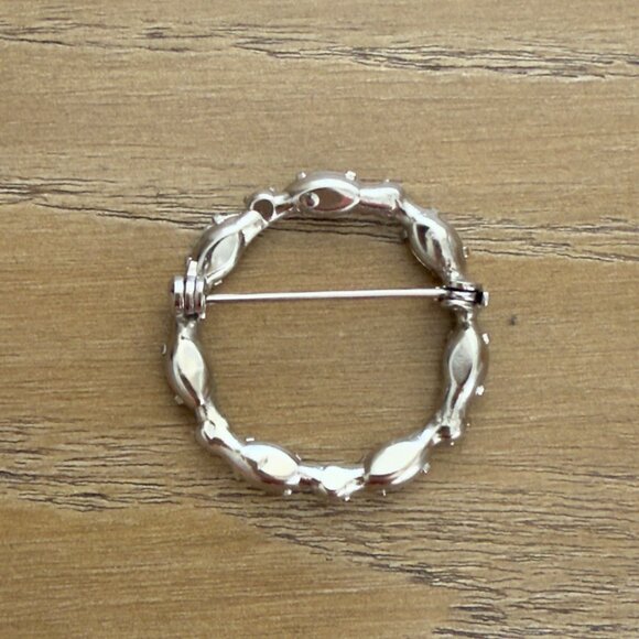 Vintage Rhinestone Circle Brooch Pin With Silver-Tone Setting - Picture 2 of 9